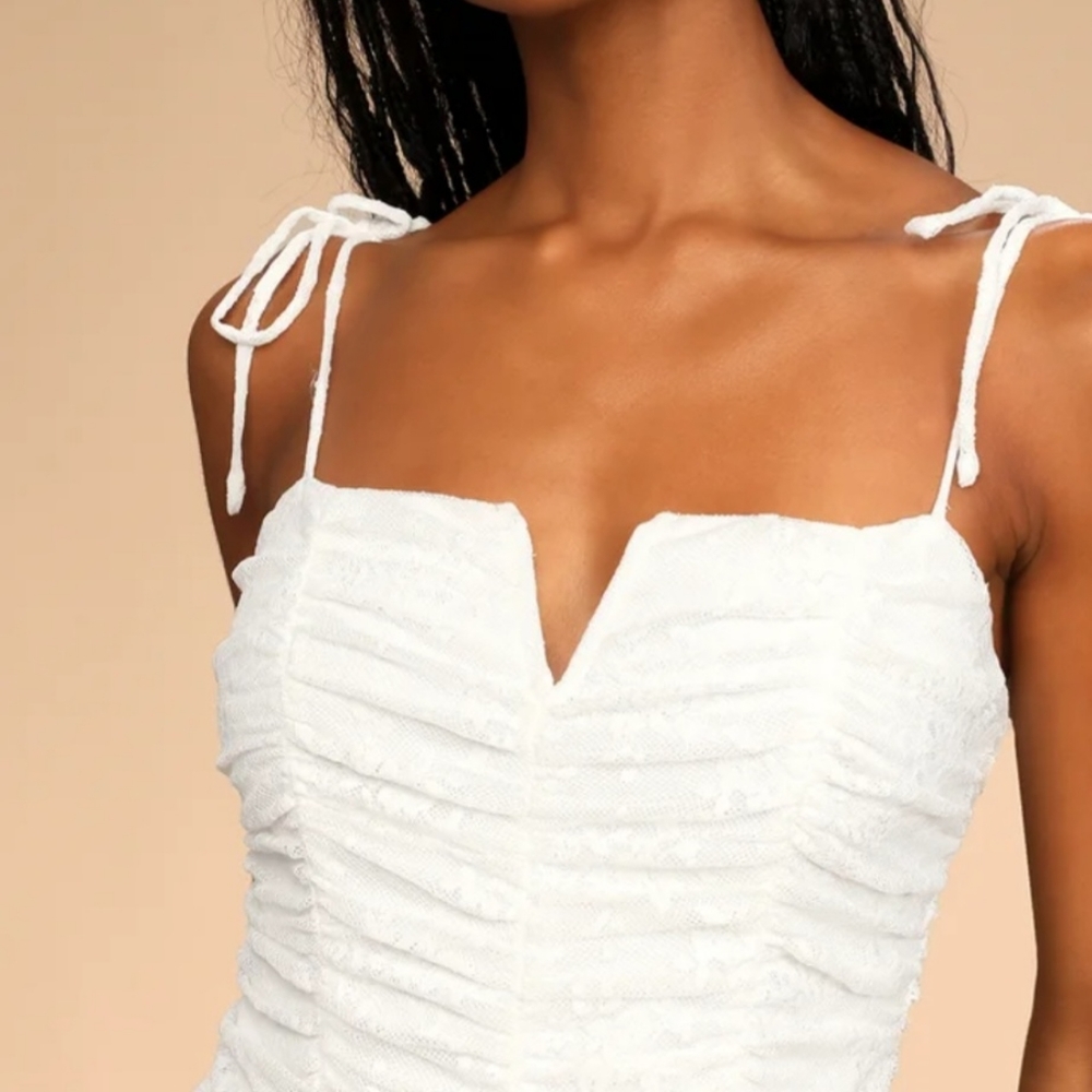 Ivory lace ruched bodysuit Size Medium